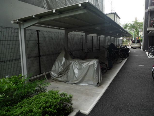 エステムコート難波サウスプレイスⅣパークグレイス　大国小学校区の駐車場|エステムコート難波サウスプレイスⅣパークグレイス　自転車置場