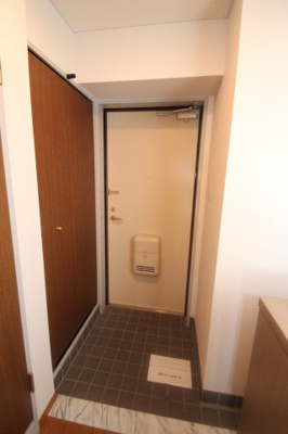 【玄関】 | セシーズイシイ16 | ※同建物ほかのお部屋の写真です。