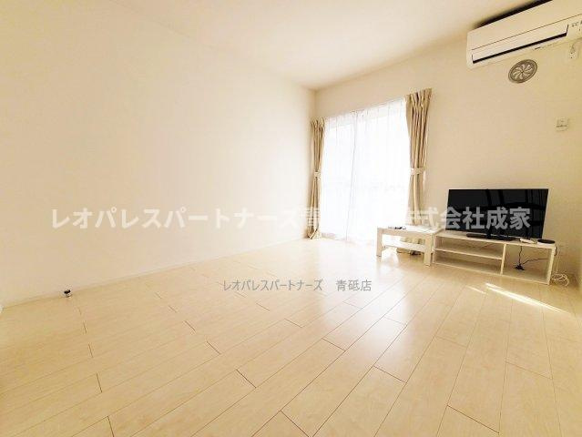 【居間・リビング】 | クレイノリベーラ