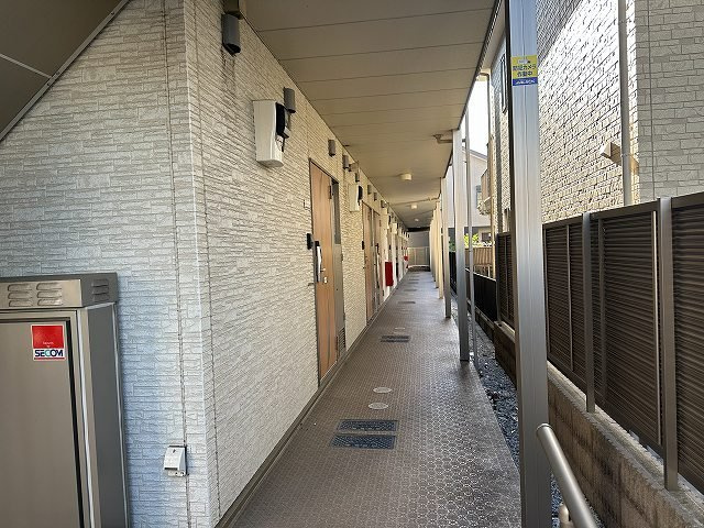 クレイノラルゴのその他|1階共用廊下です。