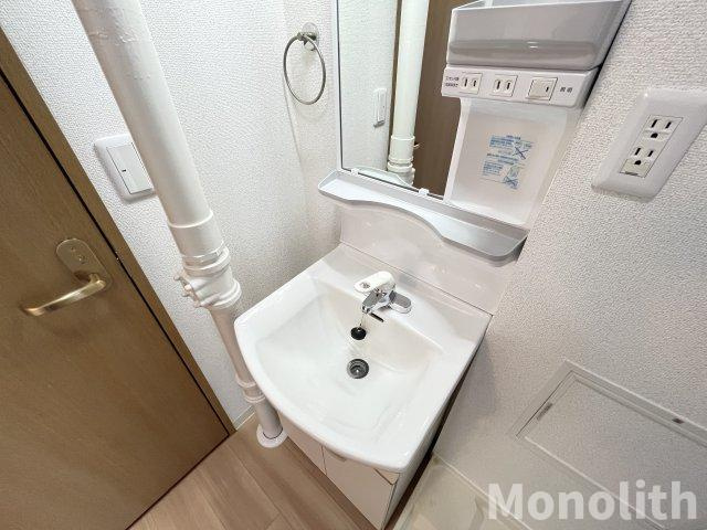 鶴山台38号棟の独立洗面台