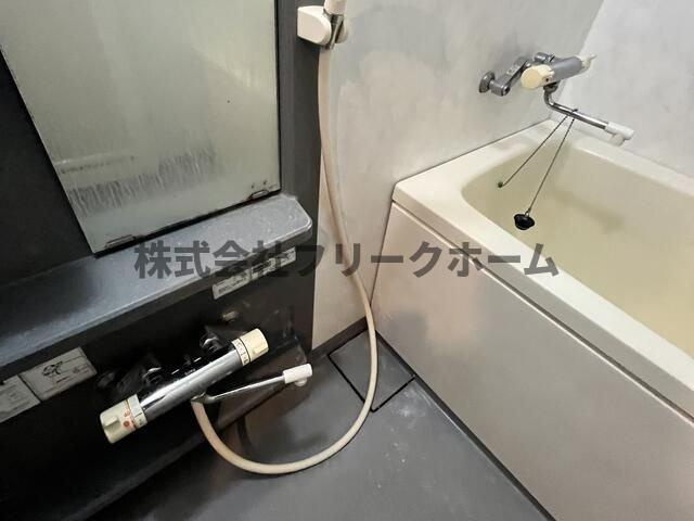 武蔵野市吉祥寺本町１丁目の賃貸マンションの浴室