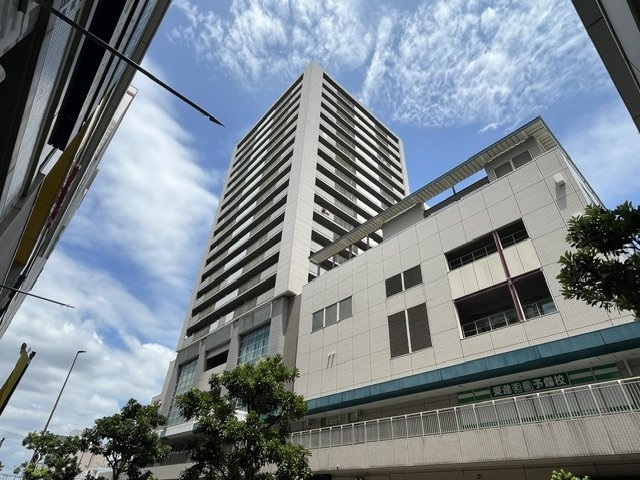 ローレルコート北野田の外観