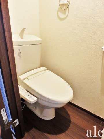 百合ハウスのトイレ|ゆったりとした空間のトイレです