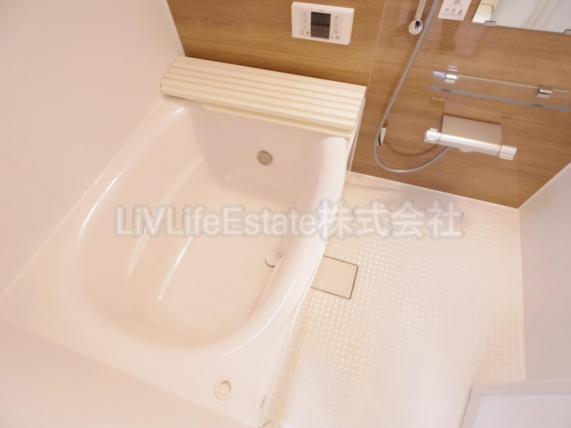 パークサイドアサミA棟　旧D-room南沢3丁目AB　A棟の浴室