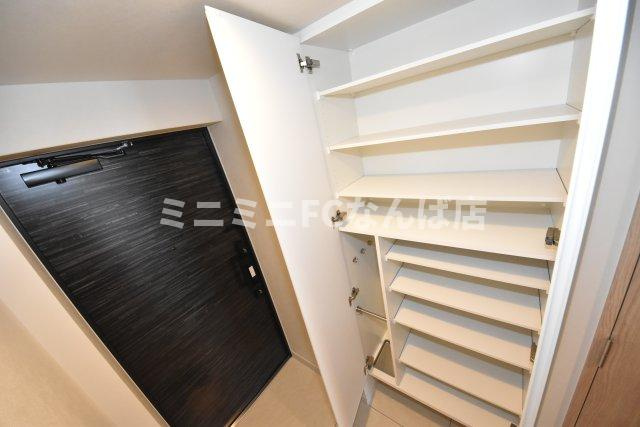 S-RESIDENCE谷町六丁目aloの玄関