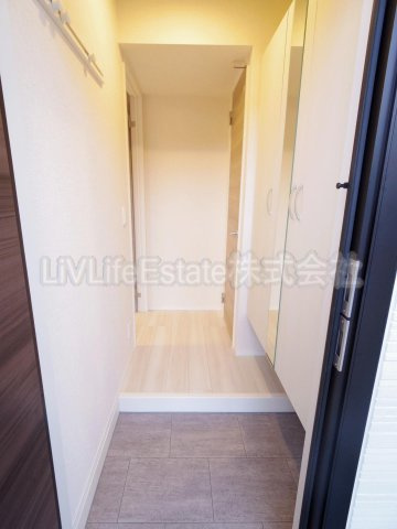 パークサイドアサミA棟　旧D-room南沢3丁目AB　A棟の玄関