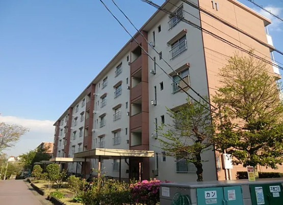 東高森団地　１１　号棟の外観