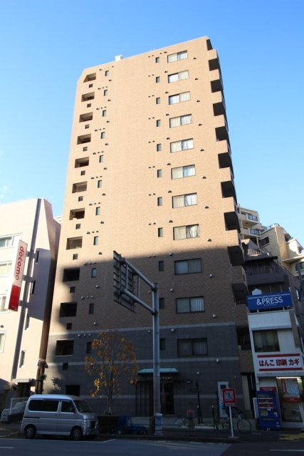 スカイコート新宿曙橋の外観|外観は落ち着いています