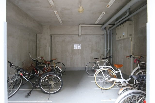 スカイコート新宿曙橋のその他共用部分|駐輪場