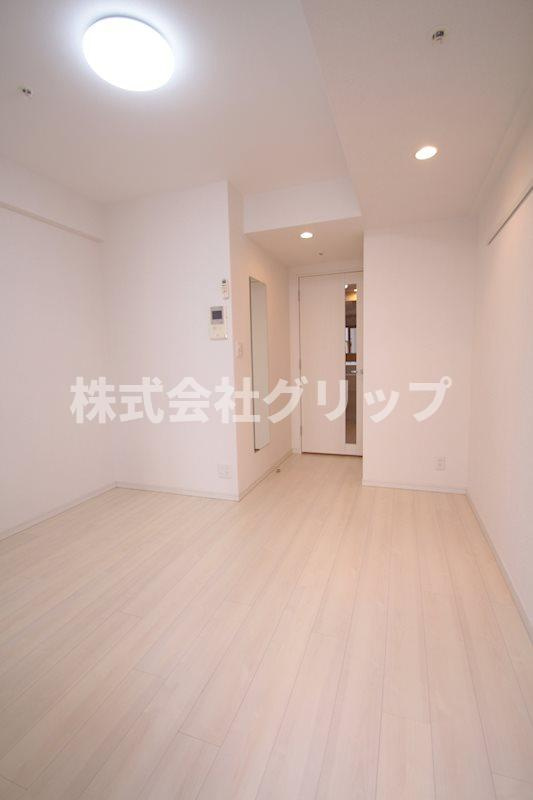 グランド・ガーラ桜木町駅前の居間・リビング