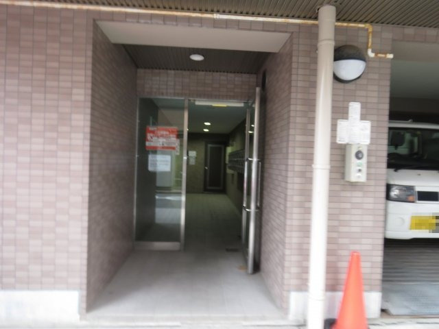伊勢原五番館のエントランス