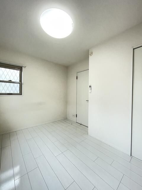 横浜市港北区日吉本町５丁目のアパートの居間・リビング