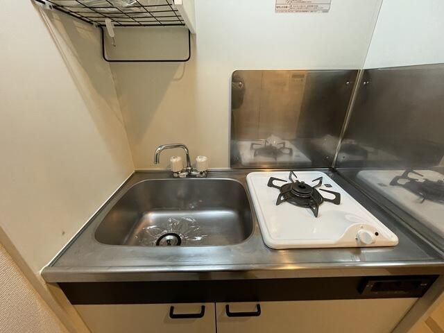 横浜市港北区日吉本町５丁目のアパートのキッチン