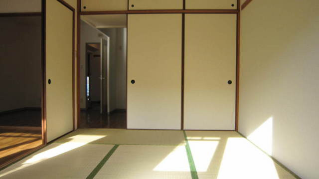 エストフレアＡ棟の和室