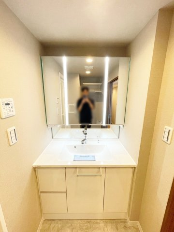 レスポアール三条朱雀の独立洗面台