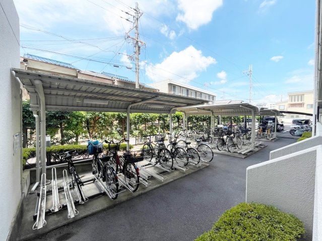 レスポアール三条朱雀の駐輪場