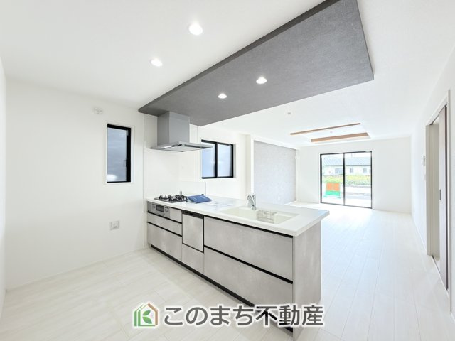 グラファーレ宇都宮市平松2期のキッチン|人気の対面式キッチン☆料理をしながらご家族とコミュニケーションが取れます♪