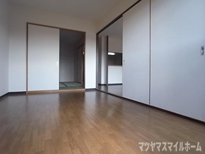 【寝室】 | フェルザ住道（旧：パルティール田中）