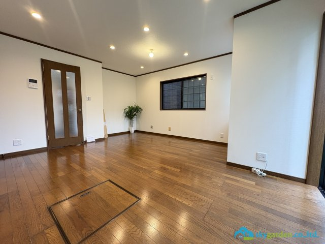 藤沢市羽鳥１丁目　中古戸建の居間・リビング