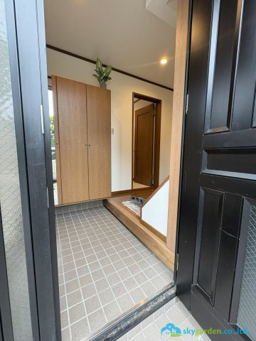藤沢市羽鳥１丁目　中古戸建の玄関
