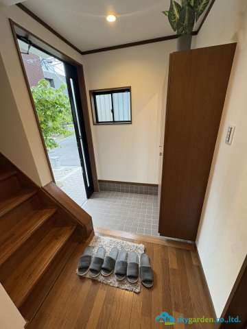藤沢市羽鳥１丁目　中古戸建の玄関