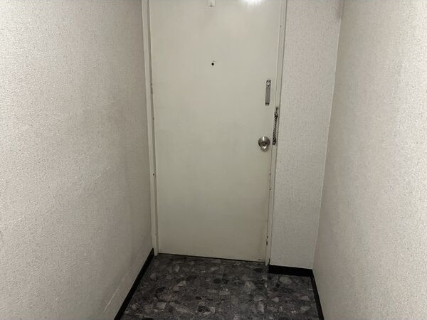田代マリンハイツの玄関