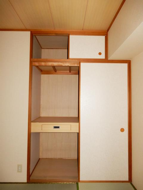 ナイスアーバン府中の収納