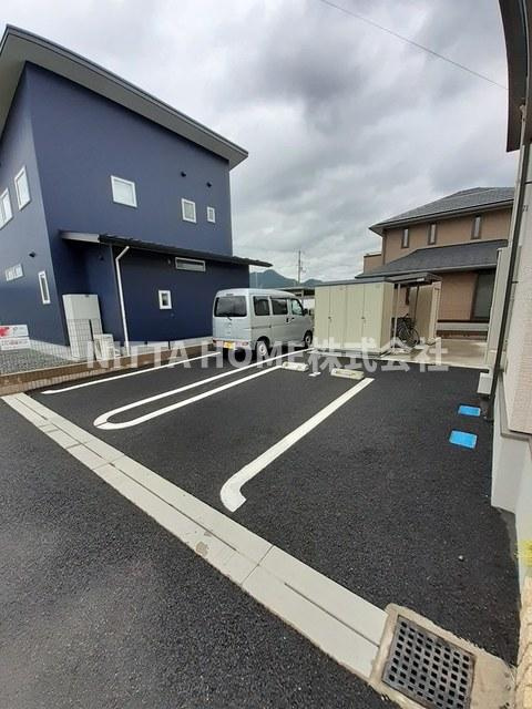 リベルテ　Ⅲの駐車場|敷地内駐車場を確保しています◇