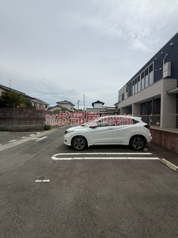 ソフィアの駐車場|車をお持ちの方に嬉しい駐車場付きの物件です