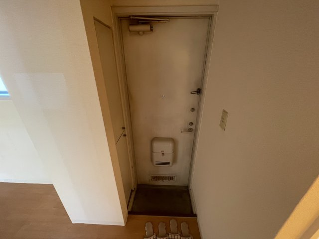 イースト七番館の玄関