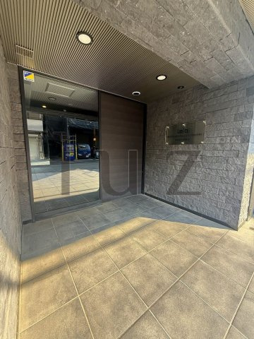 レア横濱西口壱番館のエントランス