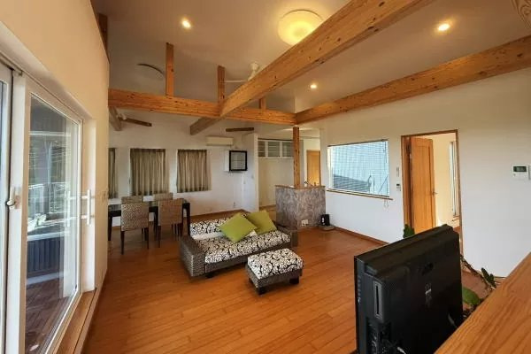 熱海市　南熱海グリーンヒル別荘地の居間・リビング