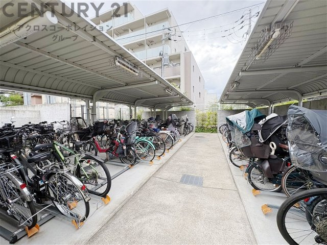 屋根付き駐輪場
