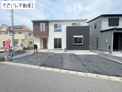 【外観】 | 深谷市上野台　新築住宅 | 穏やかな佇まいが、家族の新しい日常を優しく包み込む。静かな街並みに、安心して子育てできる環境が整っています。
現地(2026年8月撮影)
