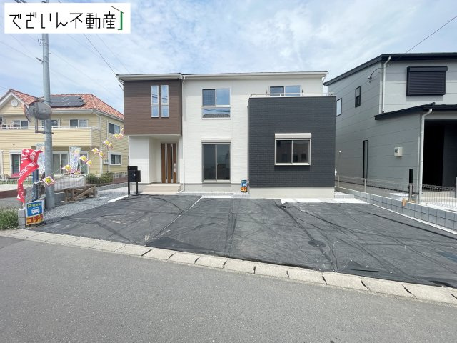 【外観】 | 深谷市上野台　新築住宅 | 穏やかな佇まいが、家族の新しい日常を優しく包み込む。静かな街並みに、安心して子育てできる環境が整っています。
現地(2026年8月撮影)