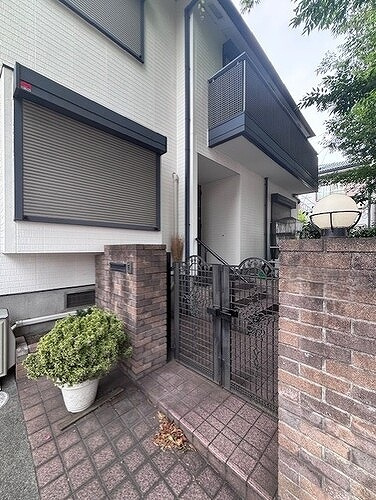 相模原市中央区由野台２丁目戸建のエントランス