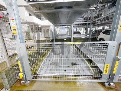 グランスイート新横浜Ⅰの駐車場