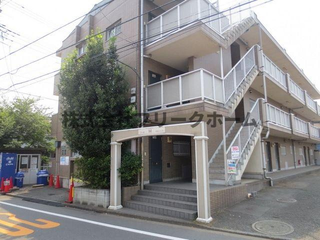 小金井市本町４丁目の賃貸マンションのエントランス