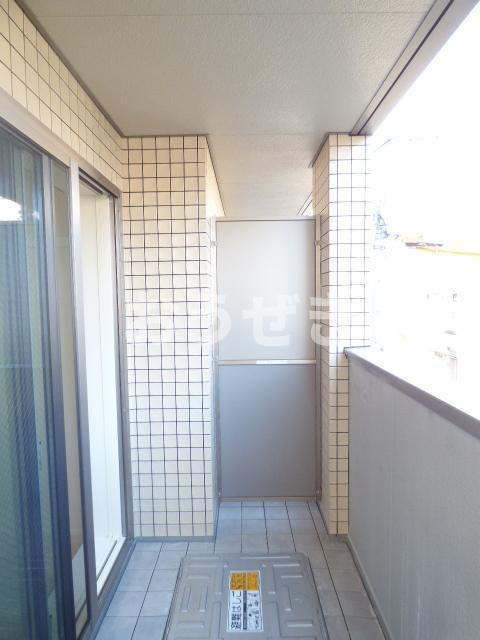 ビューノ伊勢町のバルコニー
