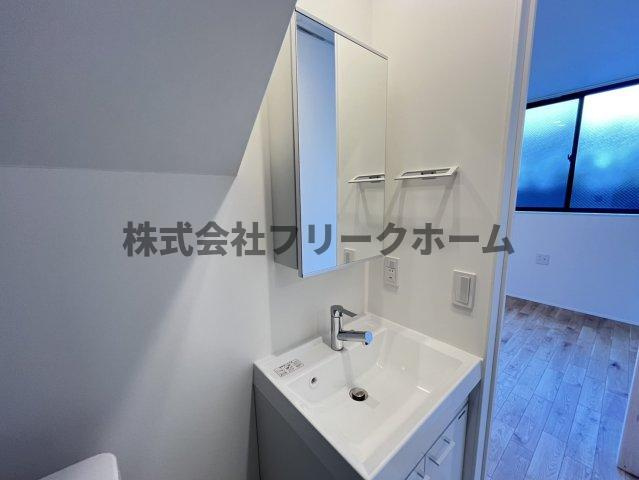 杉並区松庵１丁目のアパートの洗面所