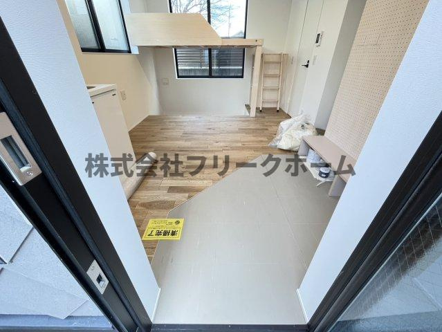 杉並区松庵１丁目のアパートの玄関