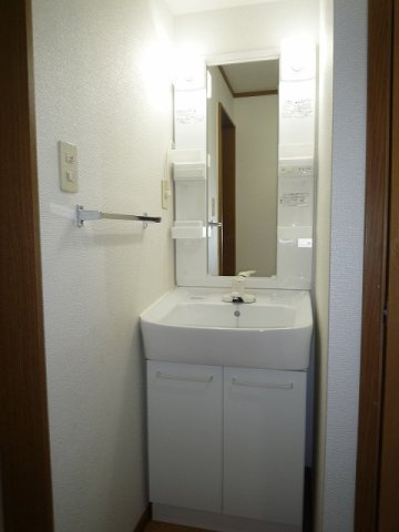 ベルフラワーＦの洗面所|忙しい朝には欠かせない洗面所です