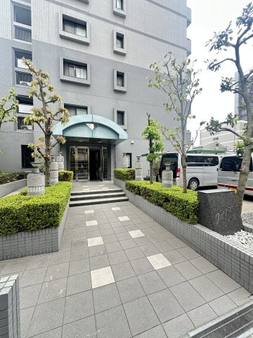 グレイスコート上本町のエントランス