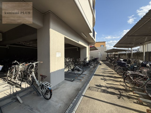 エステスクエア・アクロス大日の駐輪場