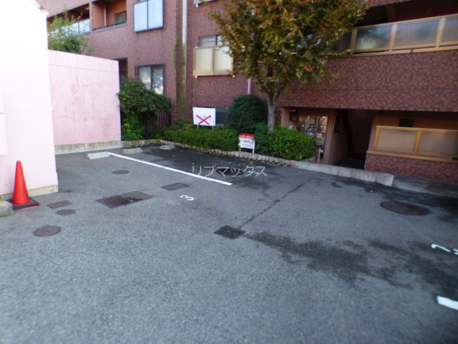 【駐車場】