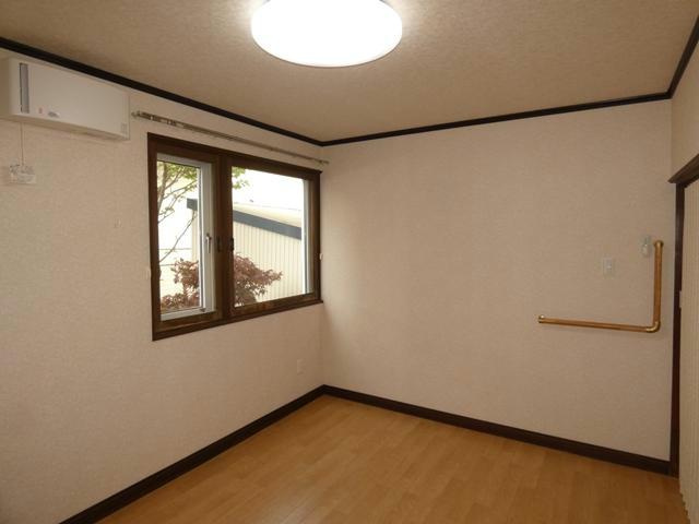 入江町５－８貸家の洋室