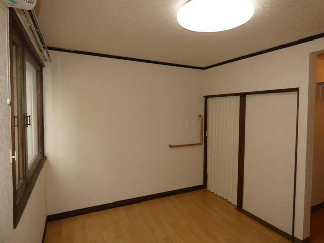 入江町５－８貸家の洋室
