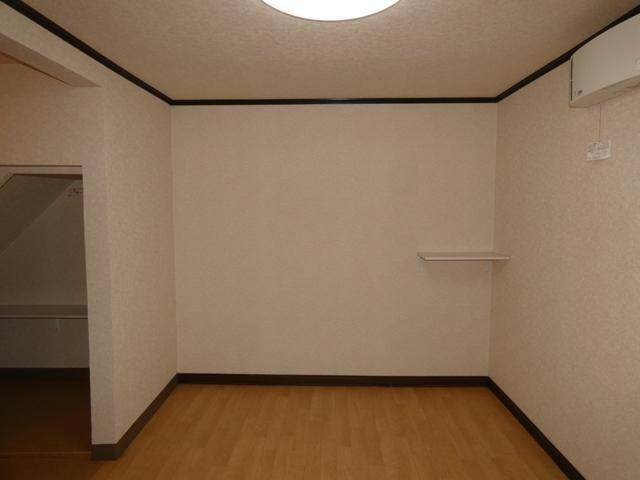 入江町５－８貸家の洋室