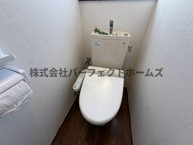 片鉾本町戸建　賃貸のトイレ|落ち着いたトイレです